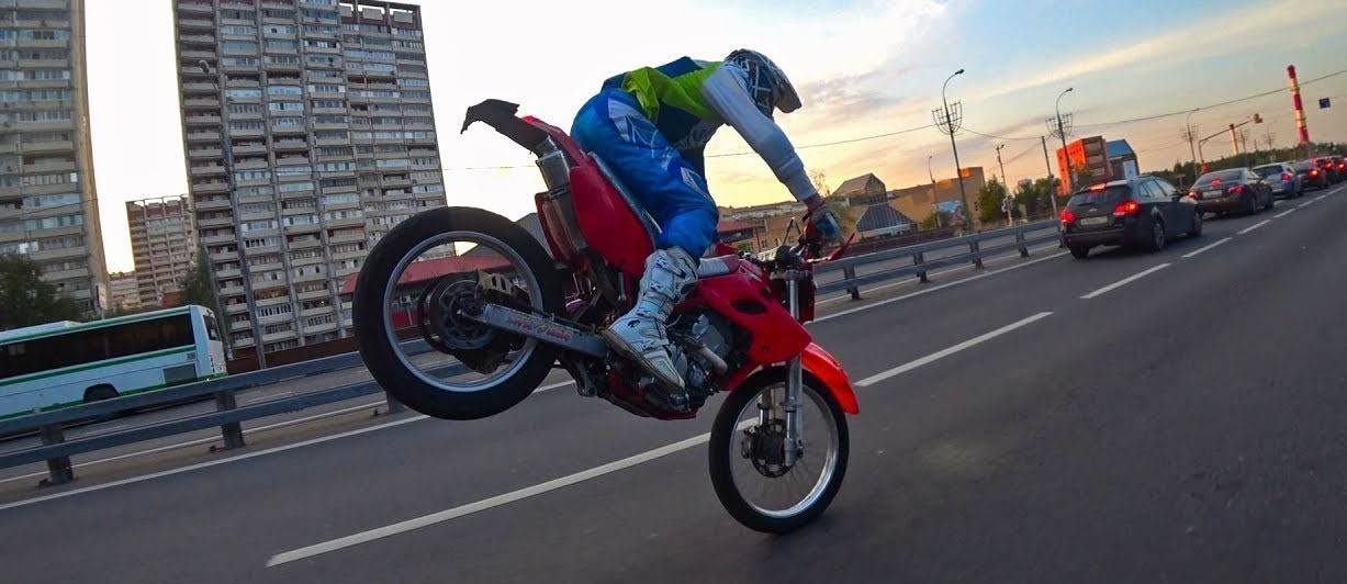 Разрешается ли езда на кроссовом мотоцикле по городу